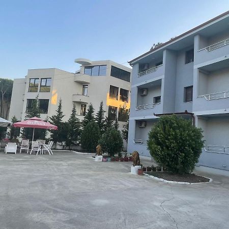 Aparthotel Vila Leo Golem  Zewnętrze zdjęcie